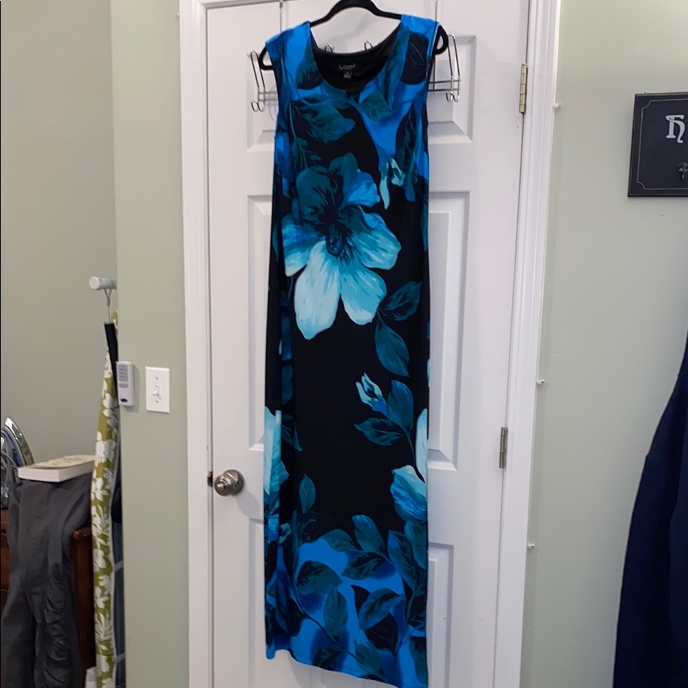 Elegant Tropical Blue Floral Maxi Dress